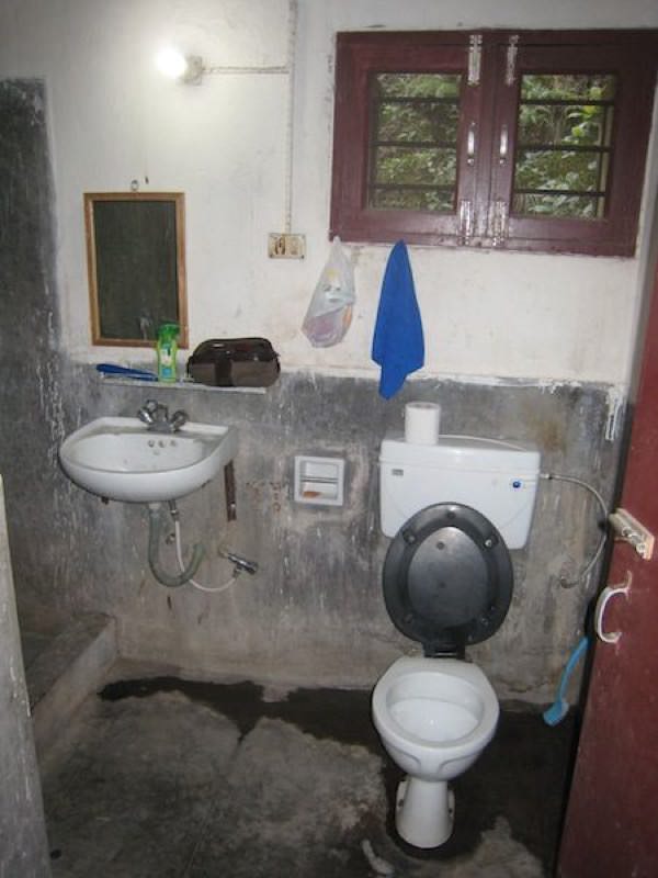 Guest room bath room